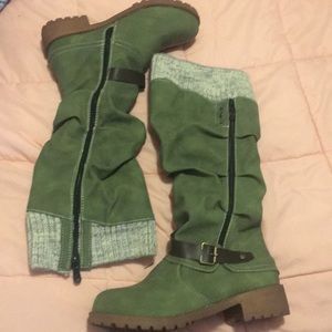 Green stylish boots brand new w/out tags